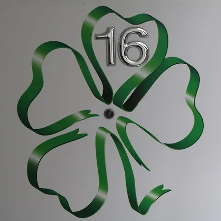 Lucky Loft 16 *